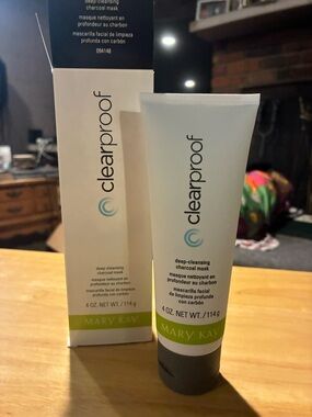 Mary Kay Clearproof Deep-Cleansing Charcoal Mask - White & Green